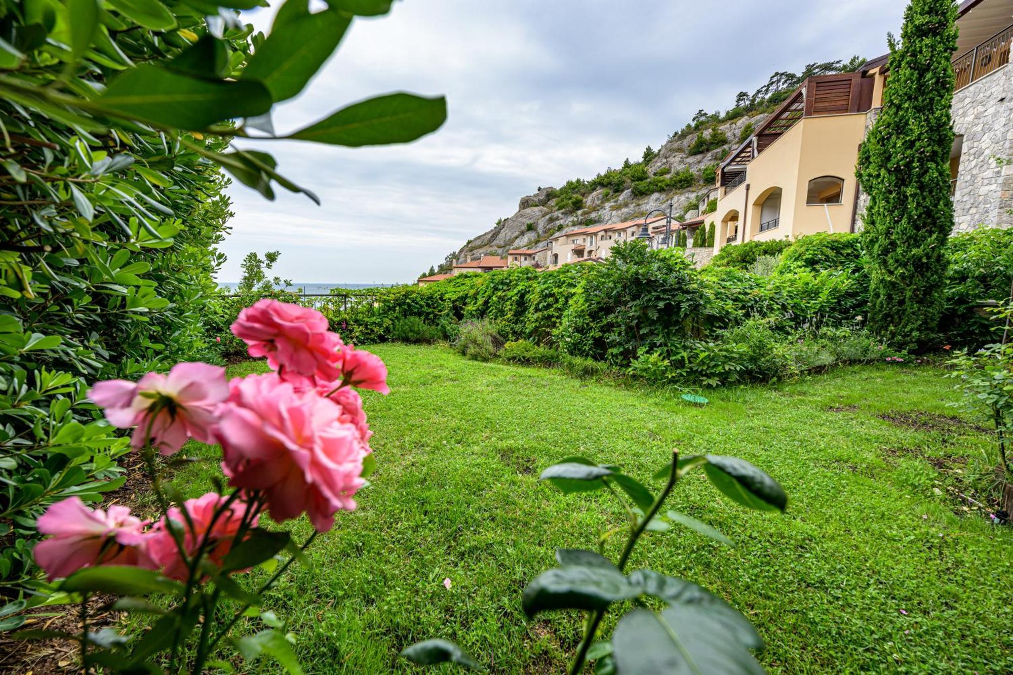 Portopiccolo Apartments With Garden And Beach Included Sistiana Buitenkant foto